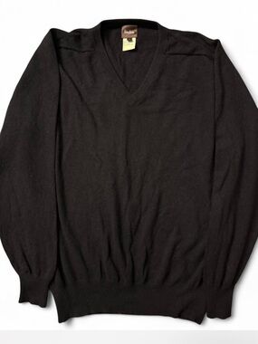 Neiman Marcus Men's Black V-Neck Sweater